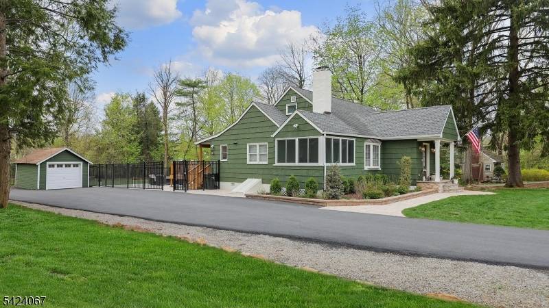 134 W Oak St, Bernards Twp., NJ 07920