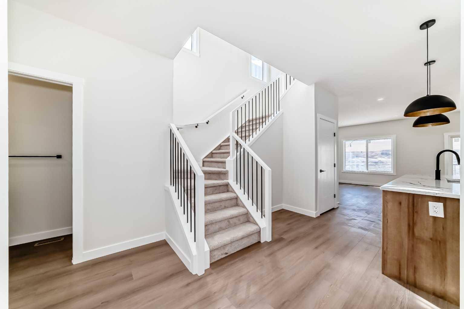 109 Baysprings GDNS SW, Airdrie, AB T4B 5C6