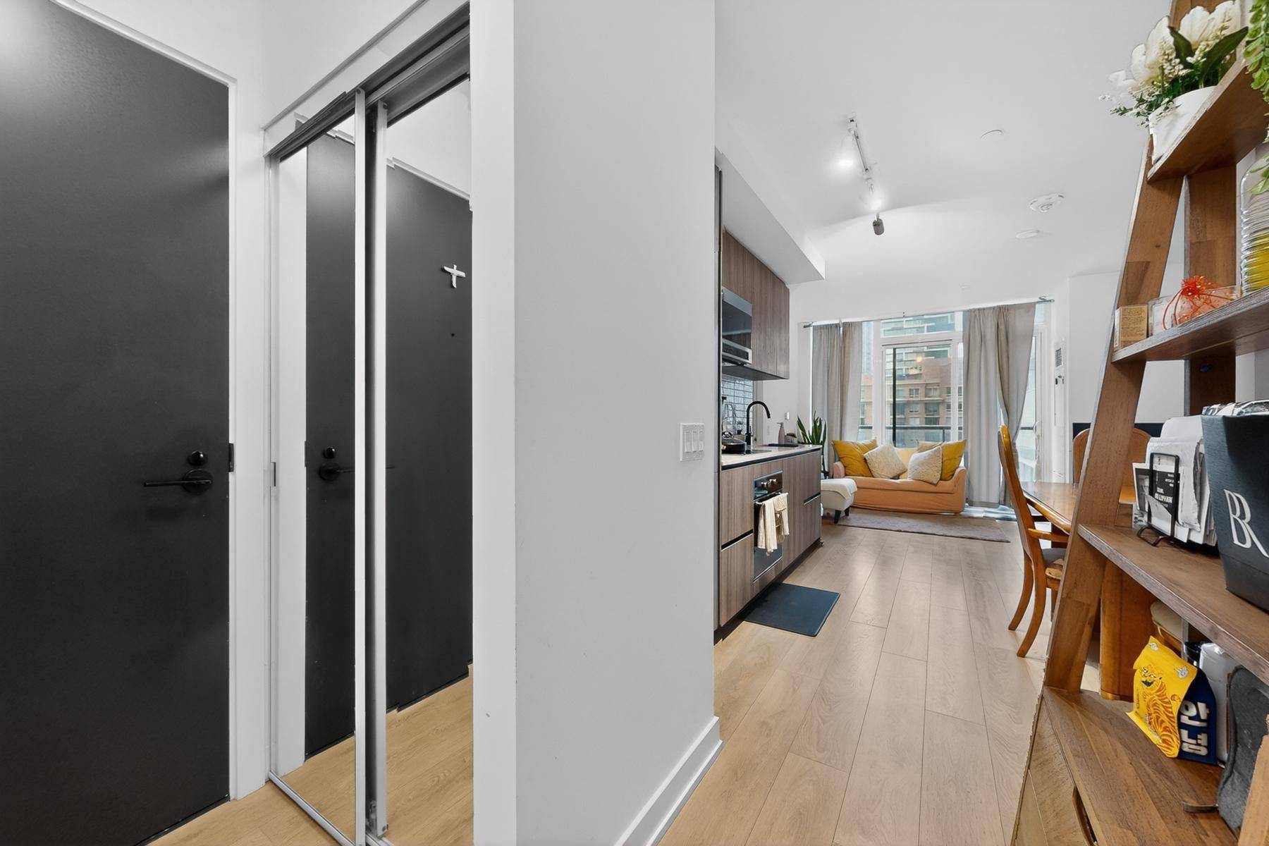 127 Broadway AVE #606, Toronto C10, ON M4P 1V4