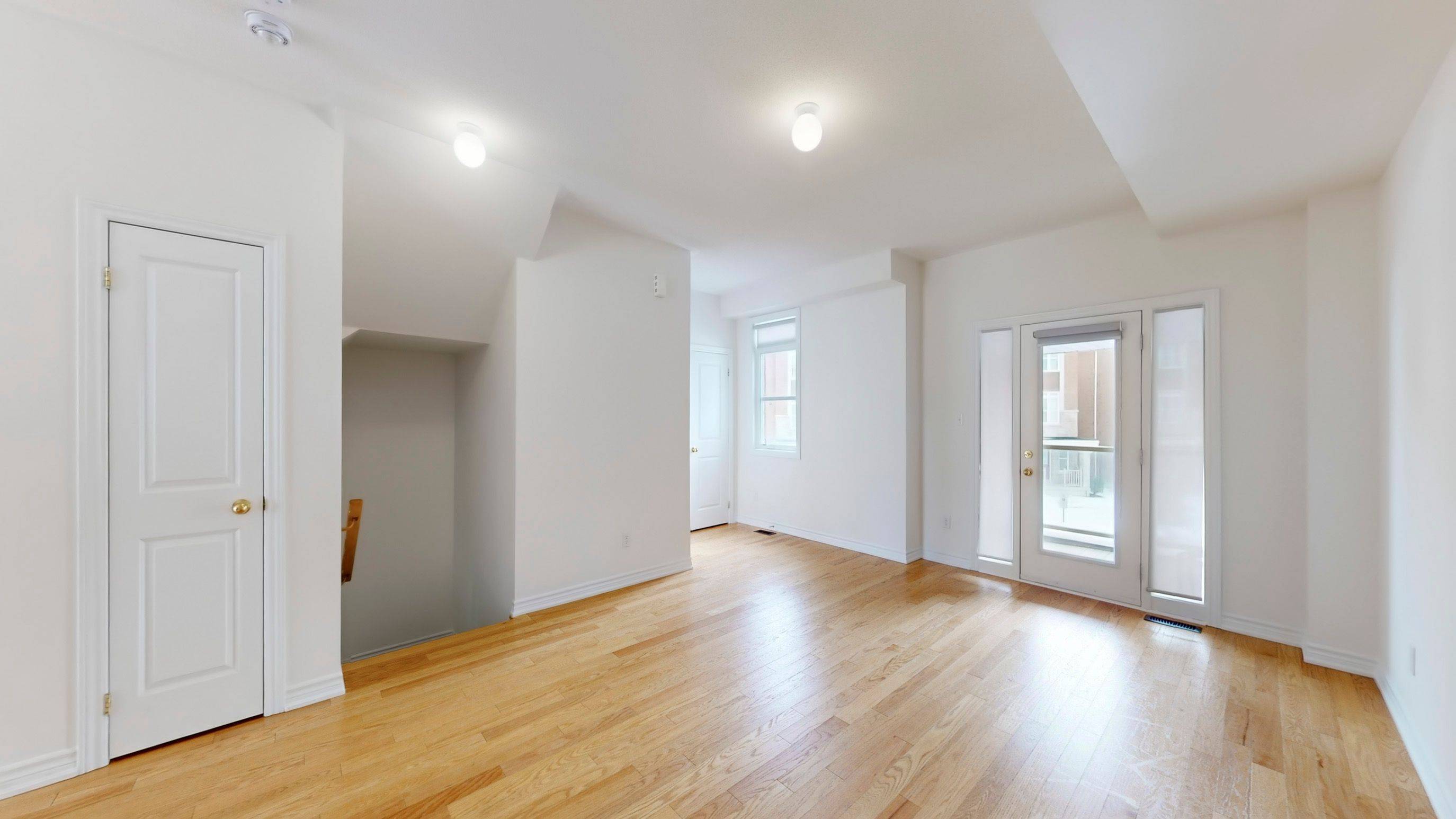 2540 William Jackson DR #303, Pickering, ON L1X 0E4