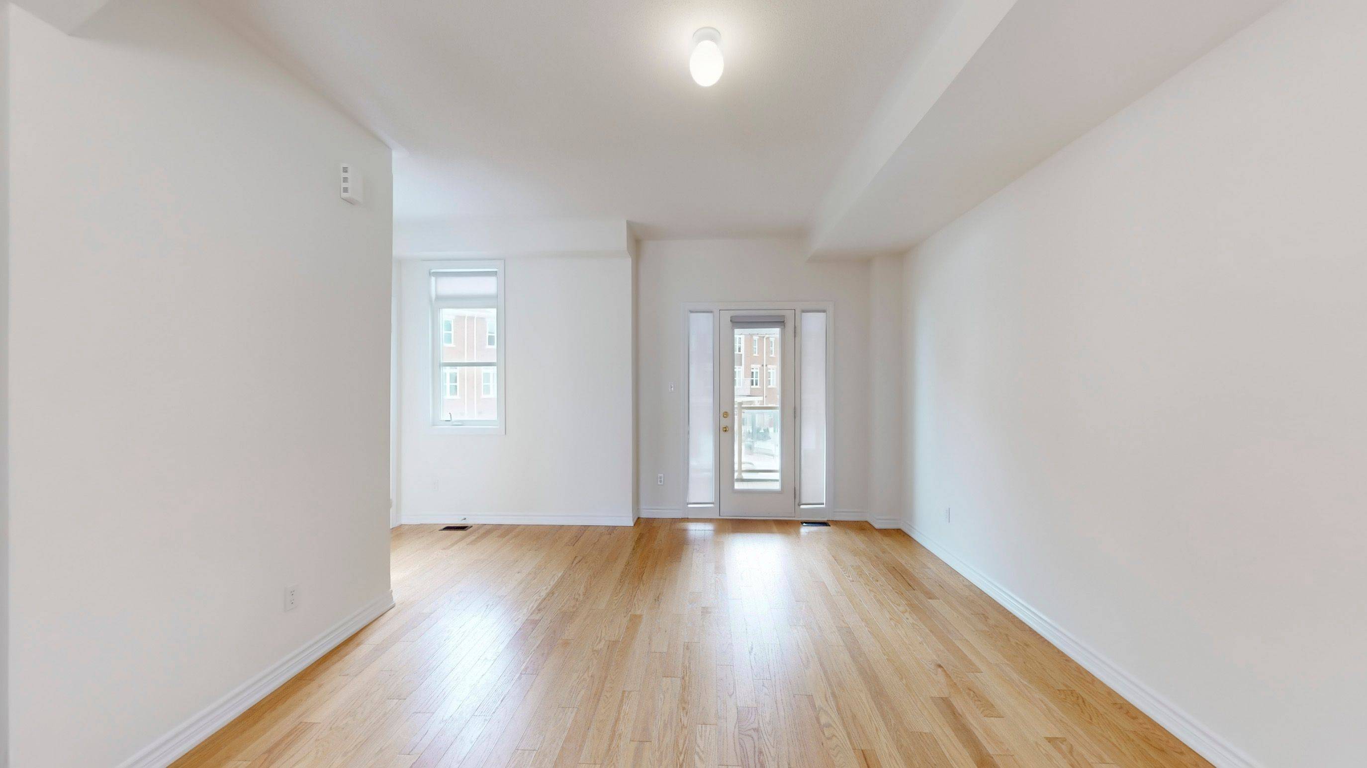 2540 William Jackson DR #303, Pickering, ON L1X 0E4