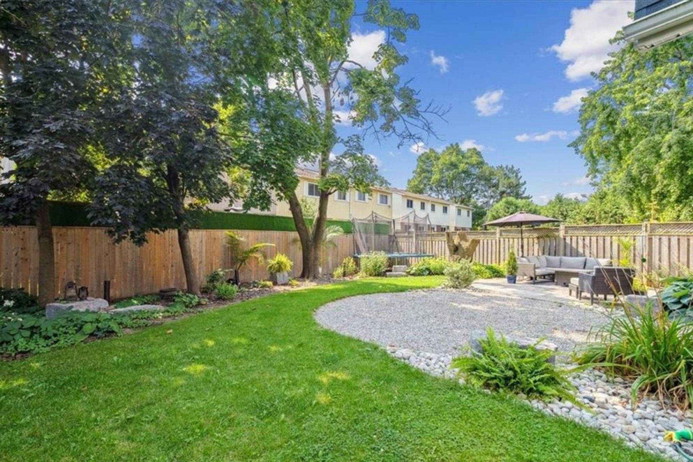 5042 Brady AVE, Burlington, ON L7L 3X6