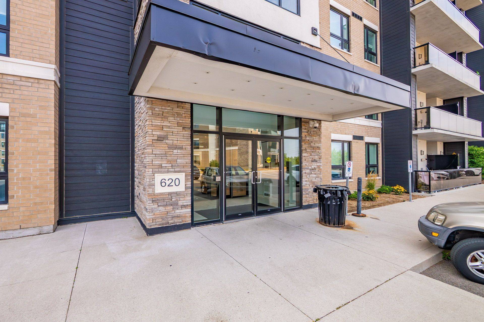 620 Sauve ST #412, Milton, ON L9T 9A5