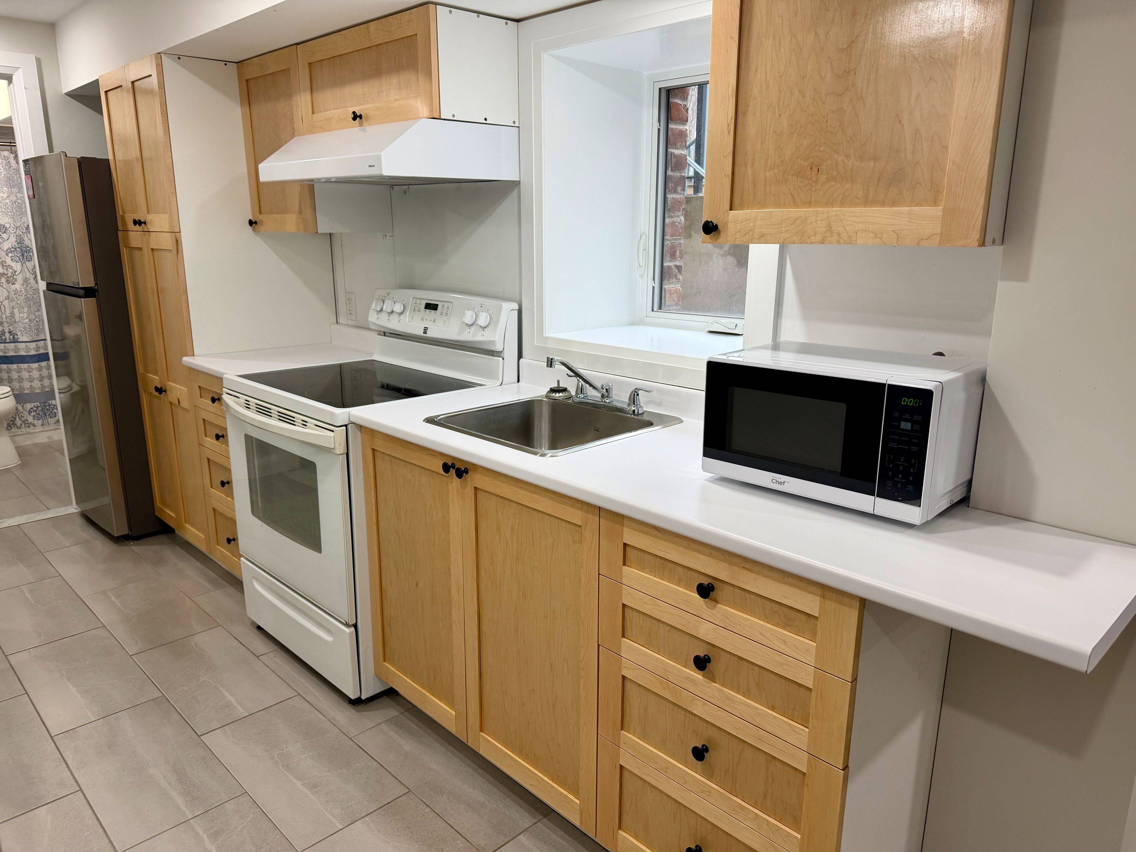 153 Queens DR #Lower, Toronto W04, ON M9N 2H5