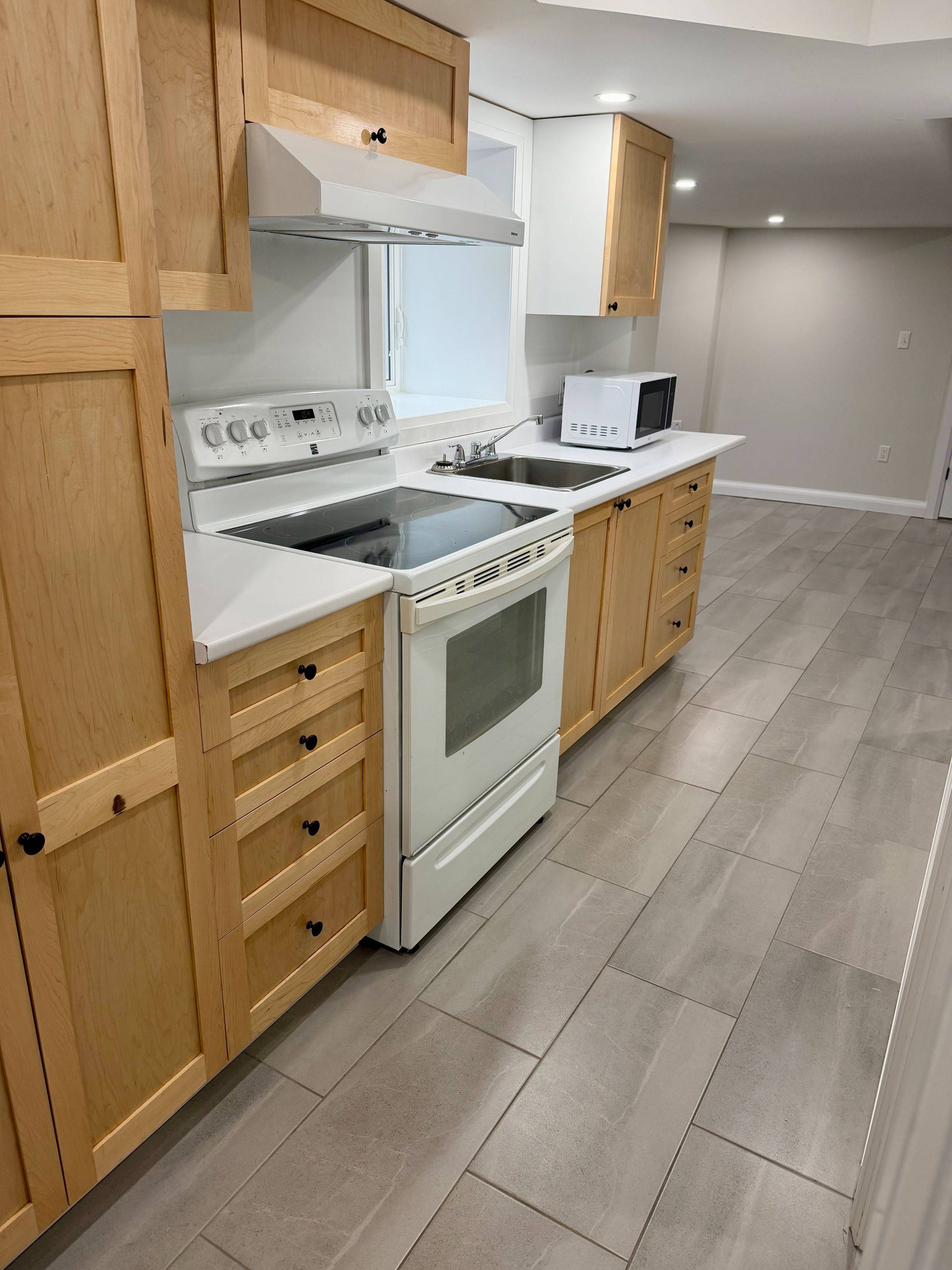 153 Queens DR #Lower, Toronto W04, ON M9N 2H5