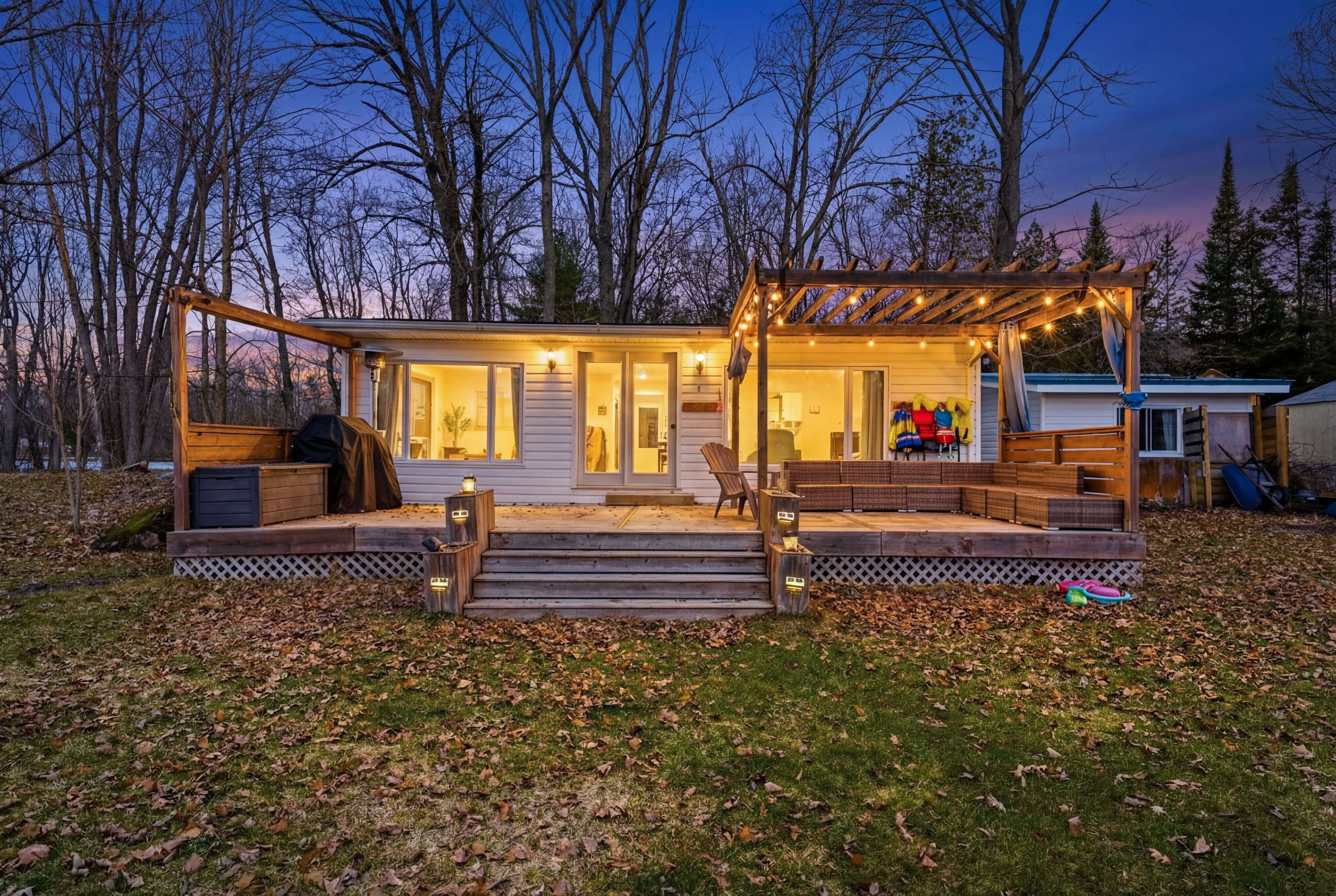 573 Pine Point LN, Centre Hastings, ON K0K 3J0