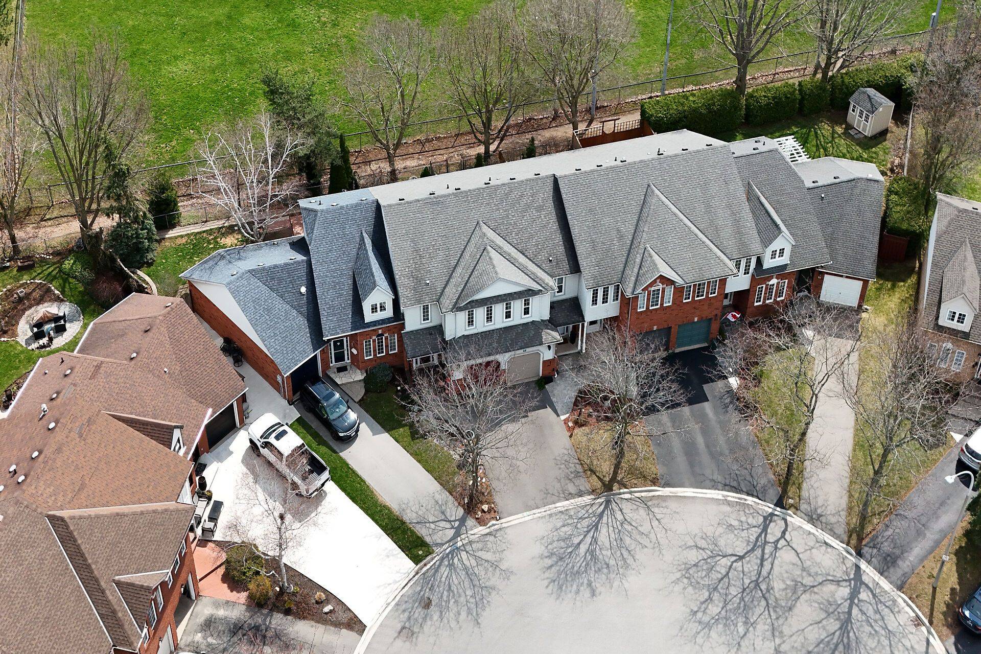 25 WALKER CT, Grimsby, ON L3M 5J5