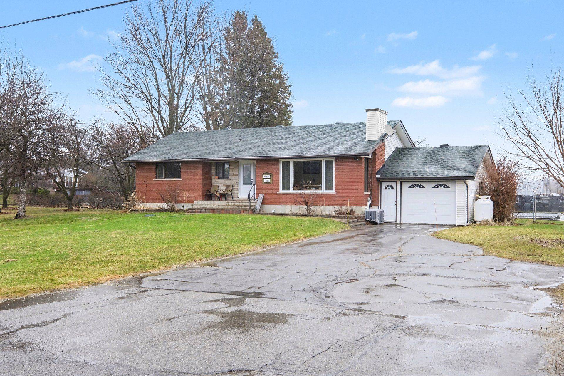 4827 Anderson RD, Carlsbad Springs, ON K0A 1K0