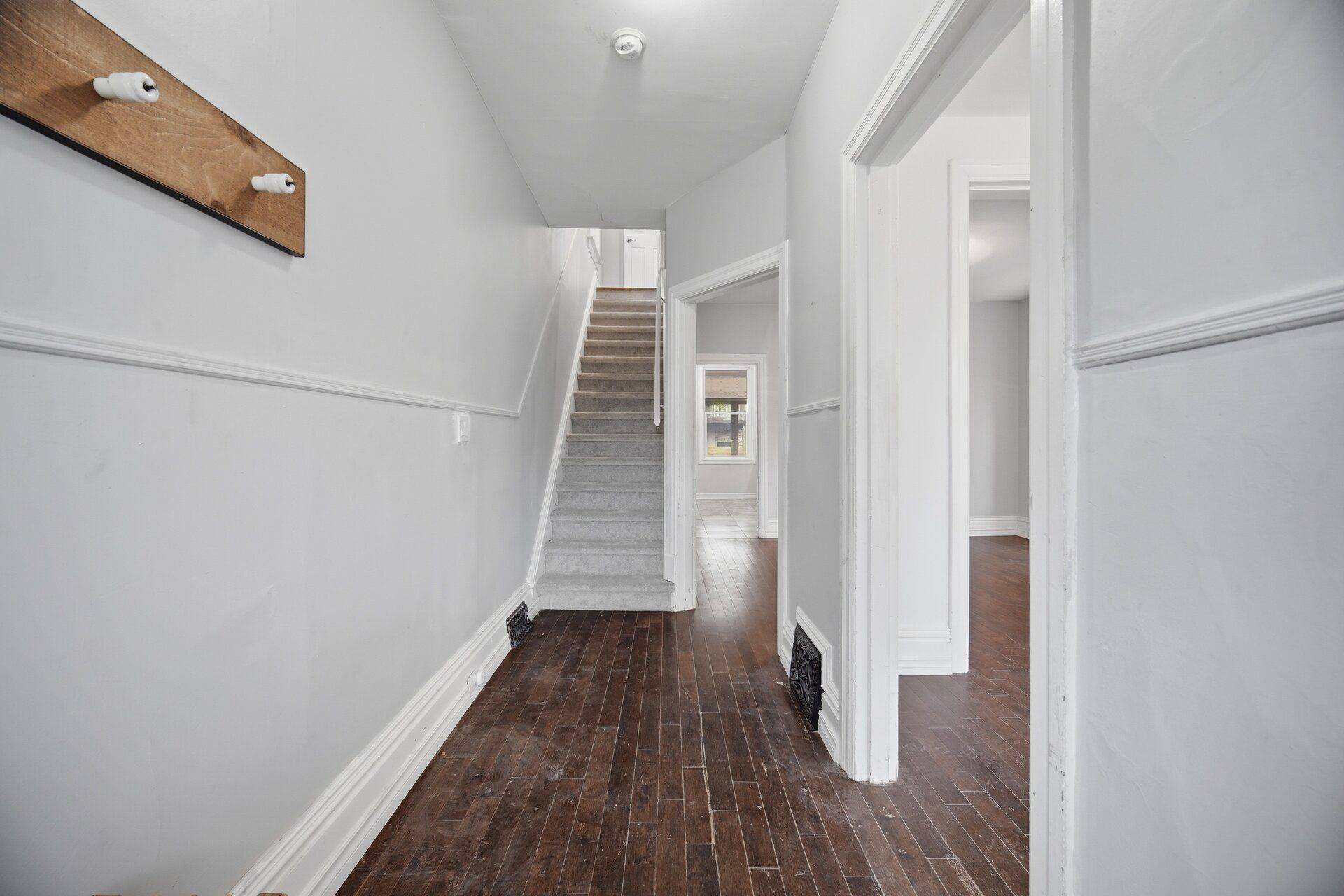 14 William ST, Hamilton, ON L8L 5T7