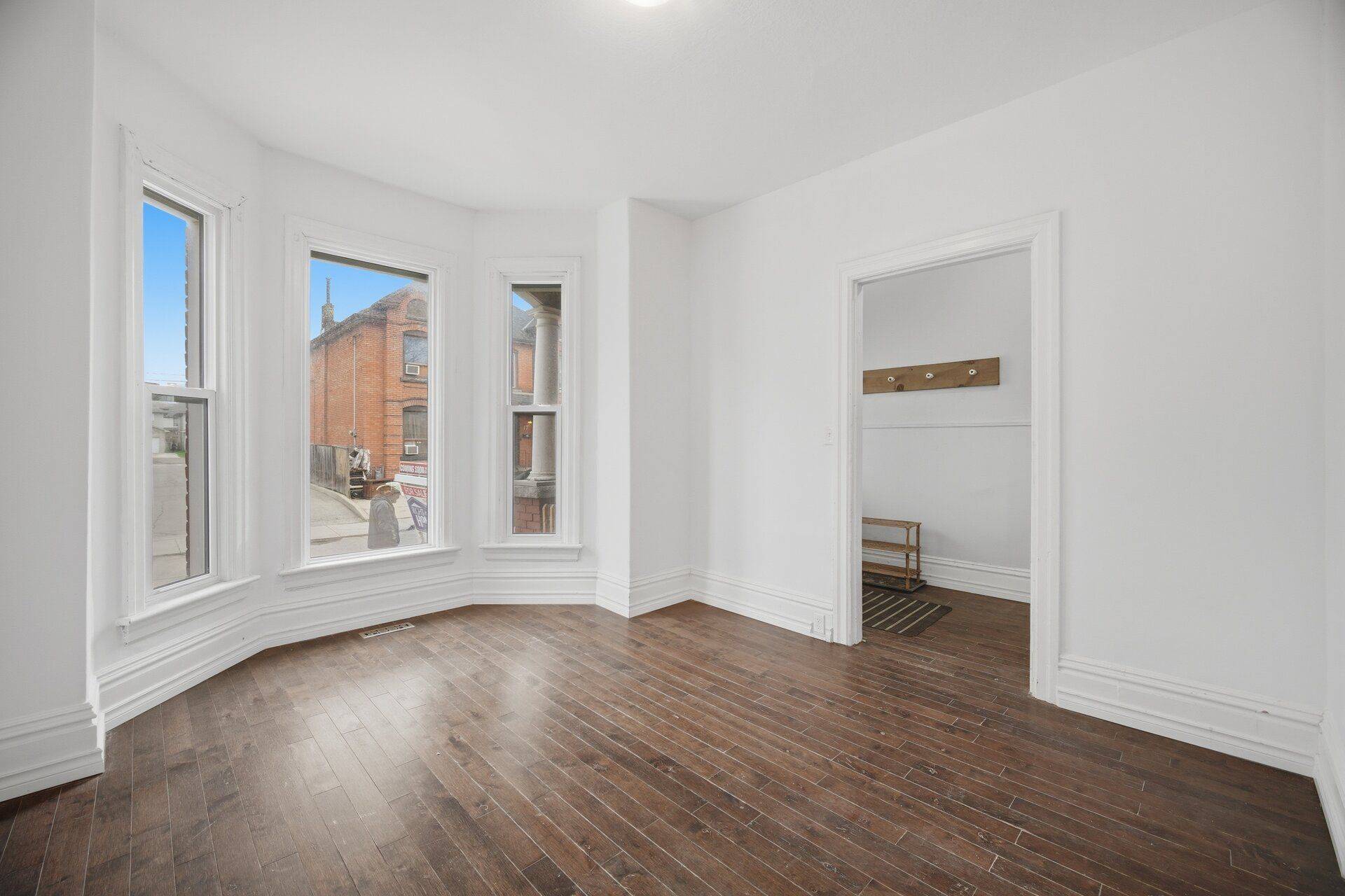 14 William ST, Hamilton, ON L8L 5T7