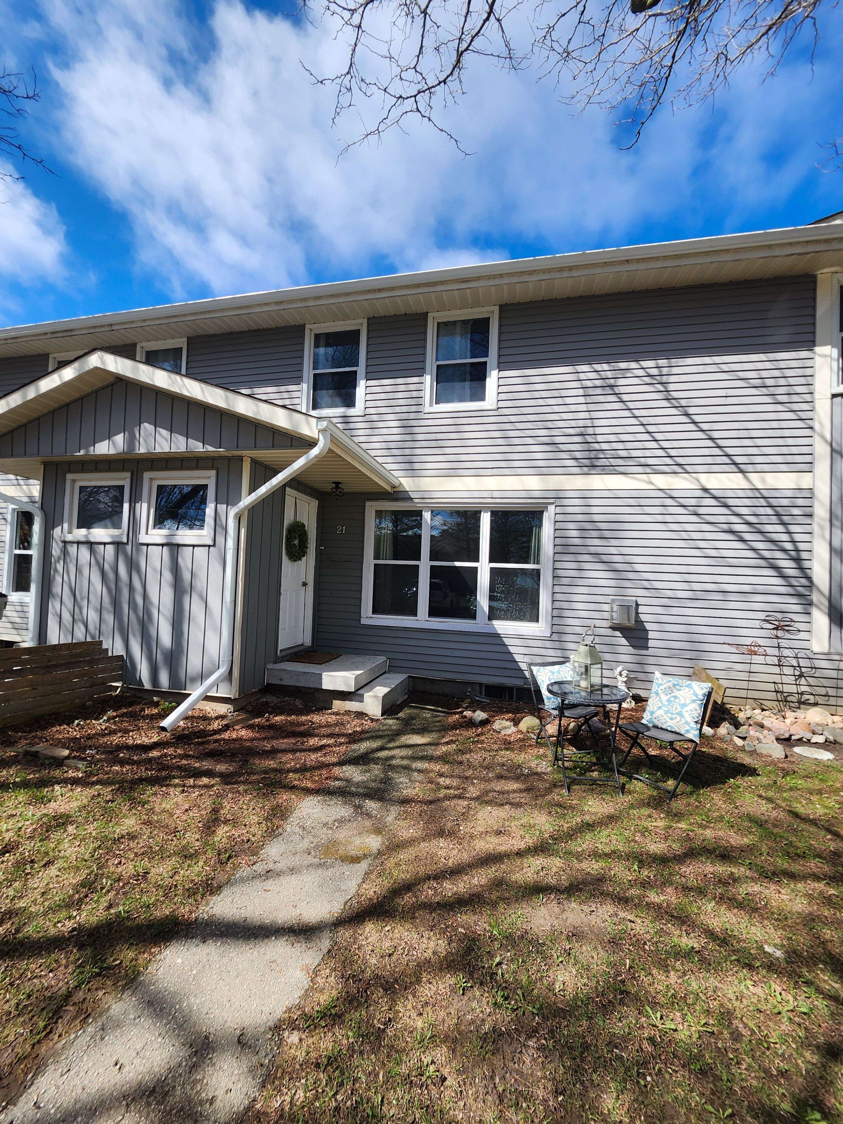 21 St Charles PL, Huron East, ON N0M 1L0