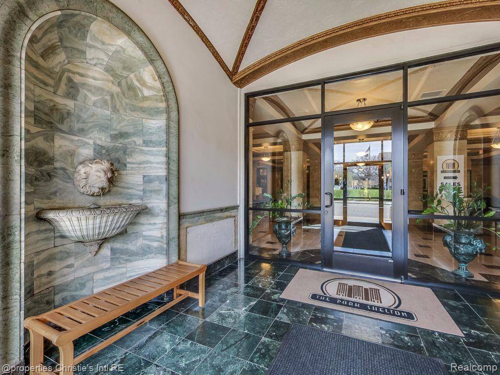 15 E Kirby ST #811, Detroit, MI 48202