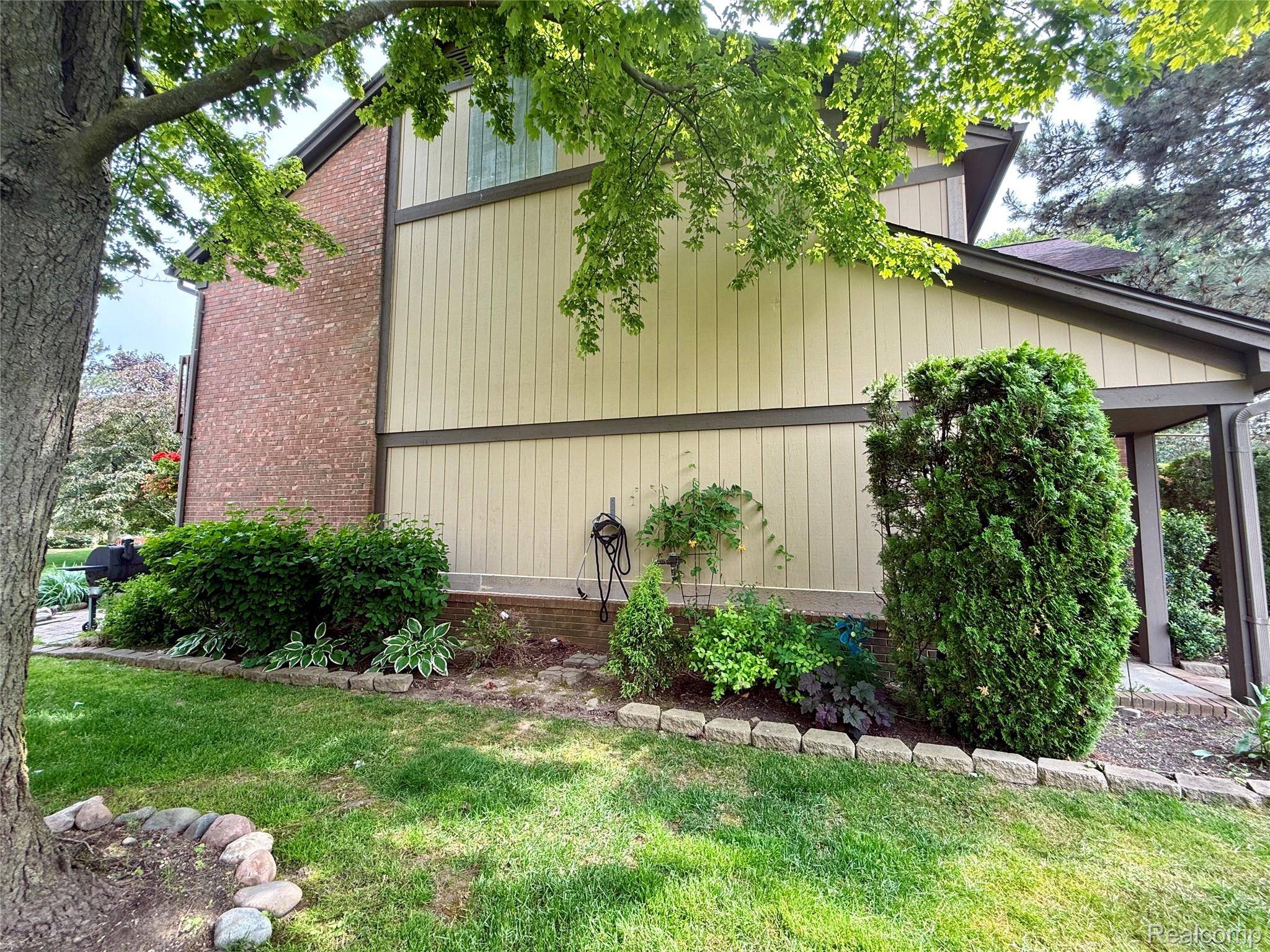 1550 MEADOW SIDE DR #187, Rochester Hills, MI 48307