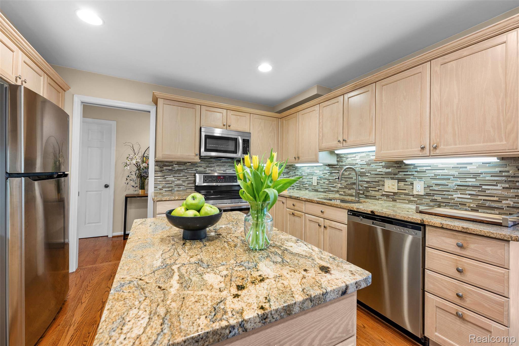 1204 S Timberview TRL, Bloomfield Hills, MI 48304