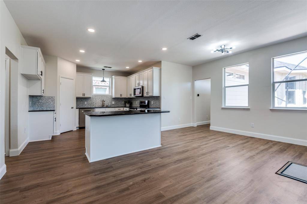 1618 Wildflower Drive, Waxahachie, TX 75165