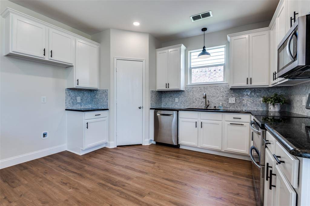 1618 Wildflower Drive, Waxahachie, TX 75165