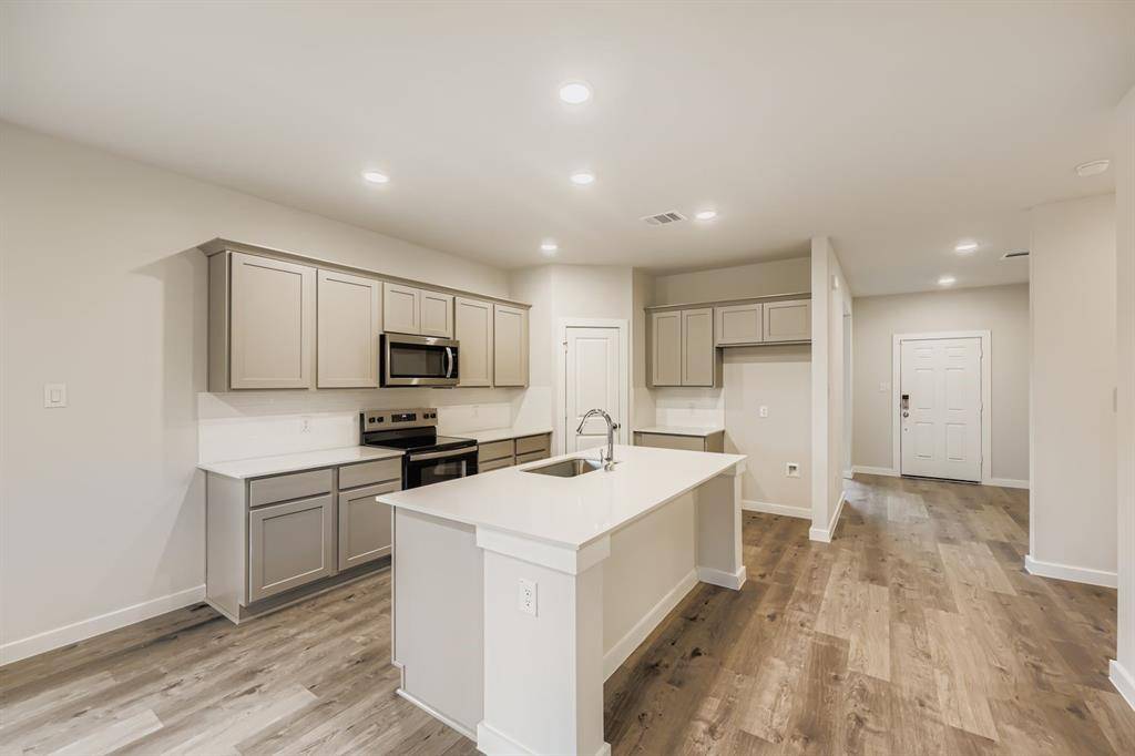 1021 Park Oak Lane, Crowley, TX 76036