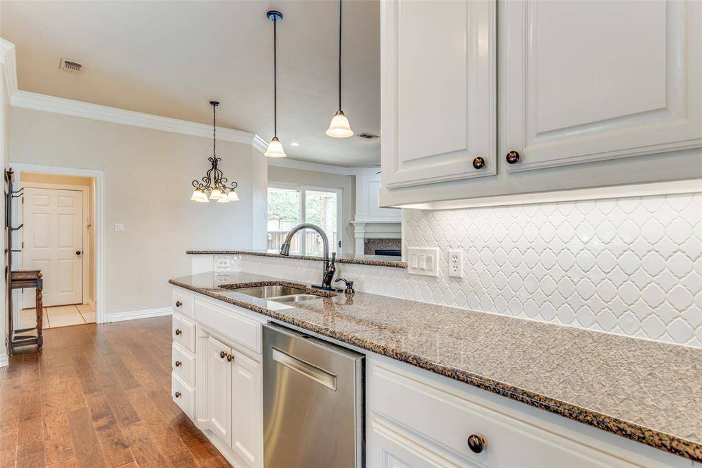 5 Pamela Court, Mansfield, TX 76063