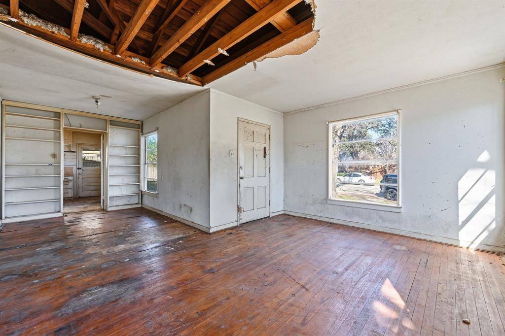 4242 Aero Drive, Dallas, TX 75209