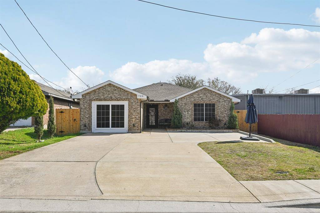 720 Calumet Avenue, Cockrell Hill, TX 75211