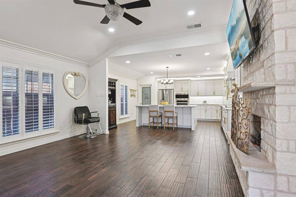 720 Calumet Avenue, Cockrell Hill, TX 75211