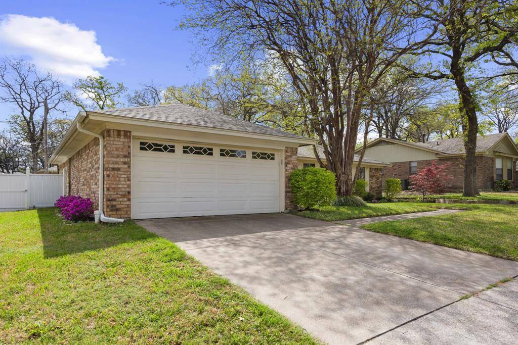 4510 Indian Oaks Trail, Arlington, TX 76017