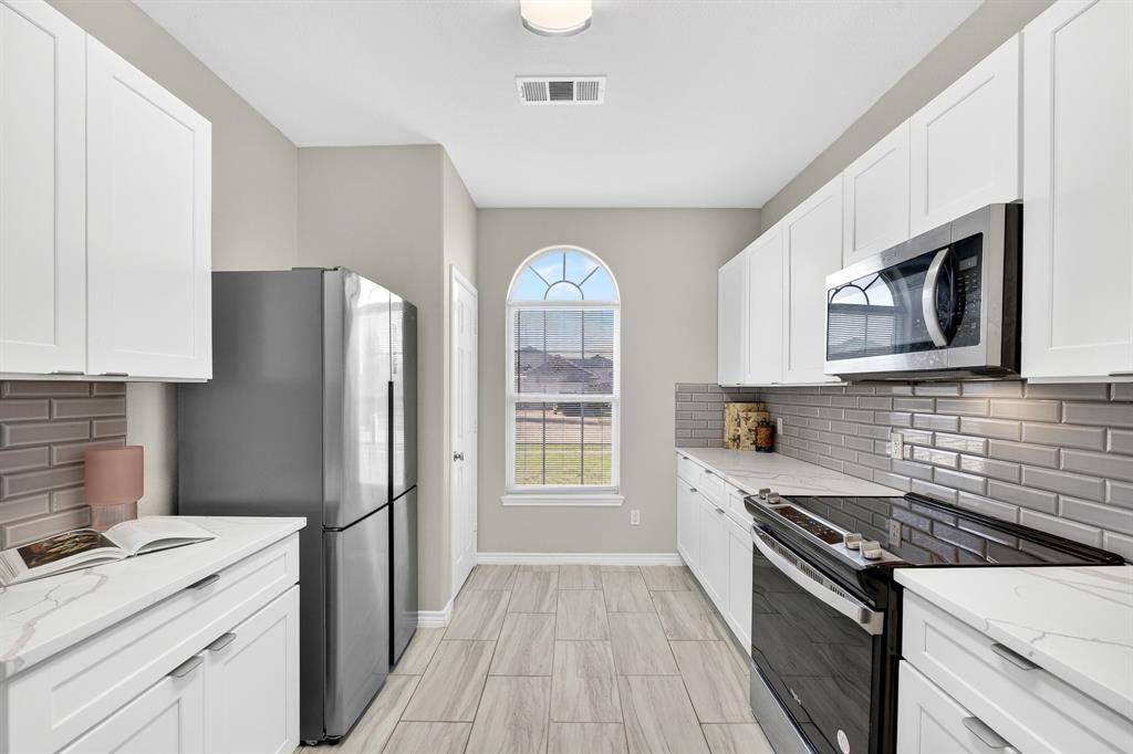 312 Meadow View Lane, Anna, TX 75409