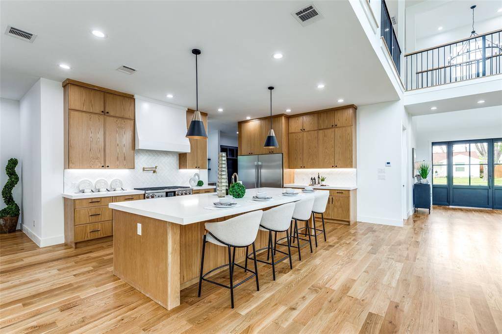 3742 Almazan Drive, Dallas, TX 75220