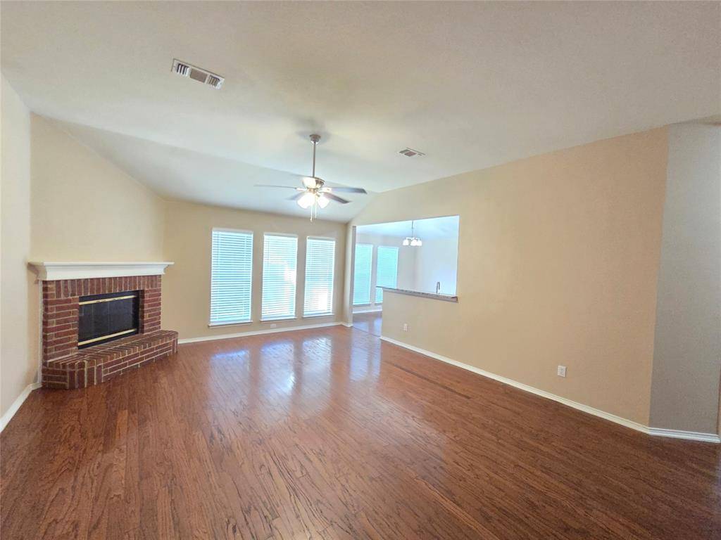 1810 Saint Nevis Drive, Mansfield, TX 76063