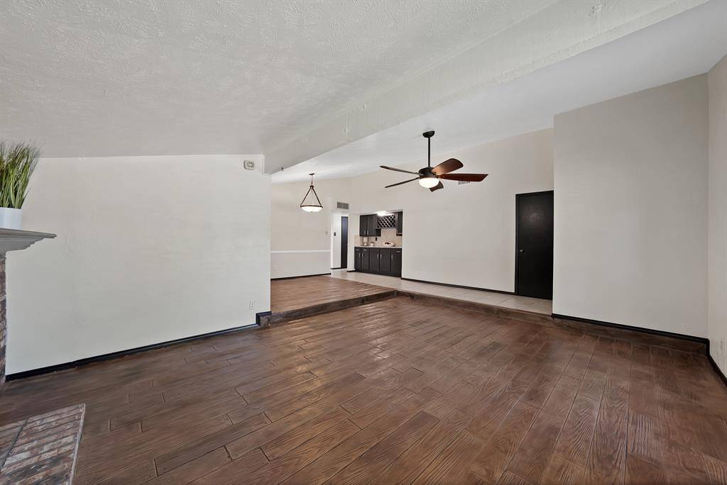 2616 Crestmoor Court, Arlington, TX 76016