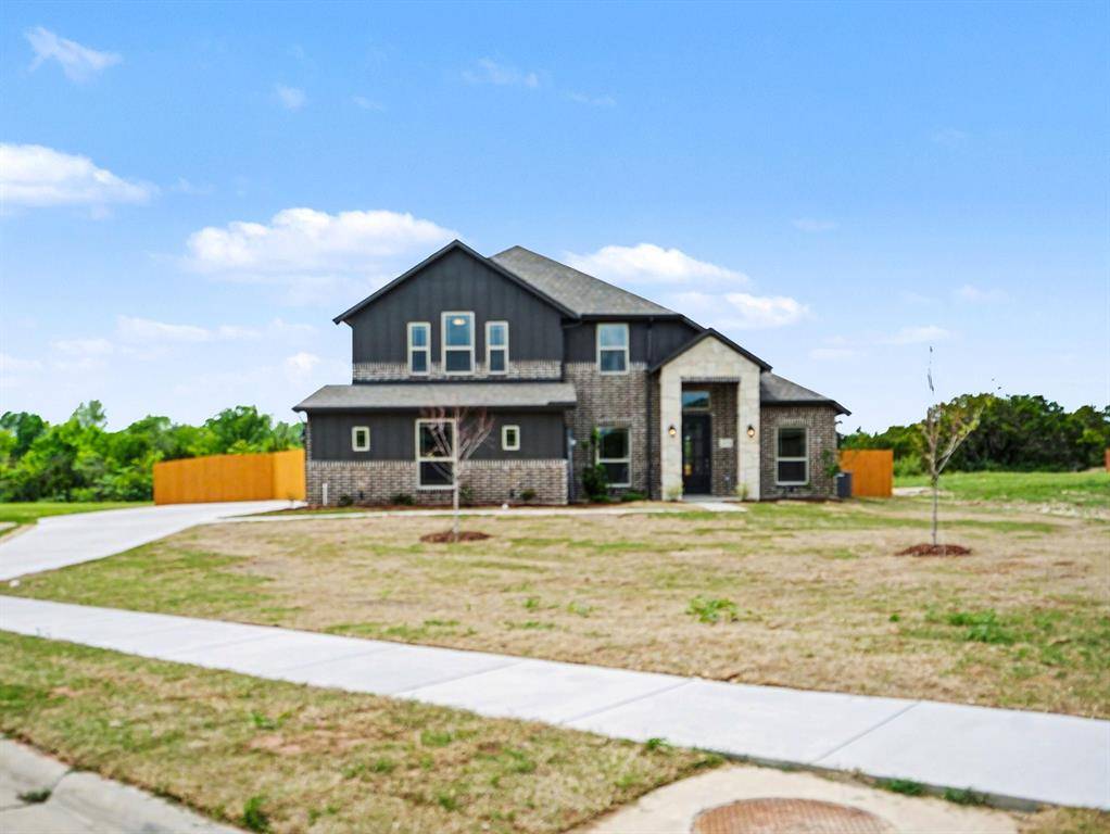 979 Beaverbrook Lane, Desoto, TX 75115