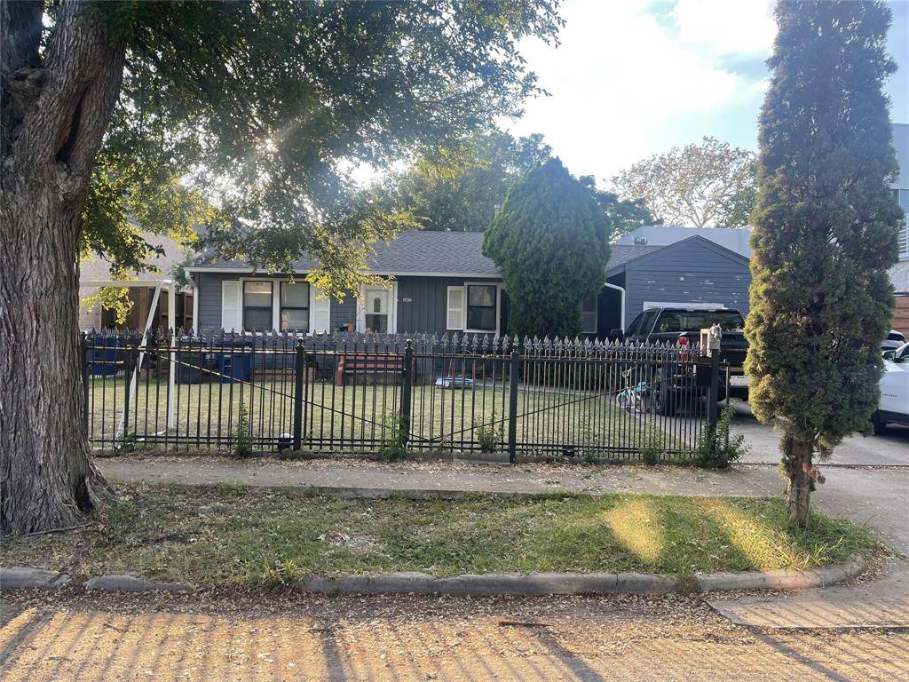 3817 Beechwood Lane, Dallas, TX 75220