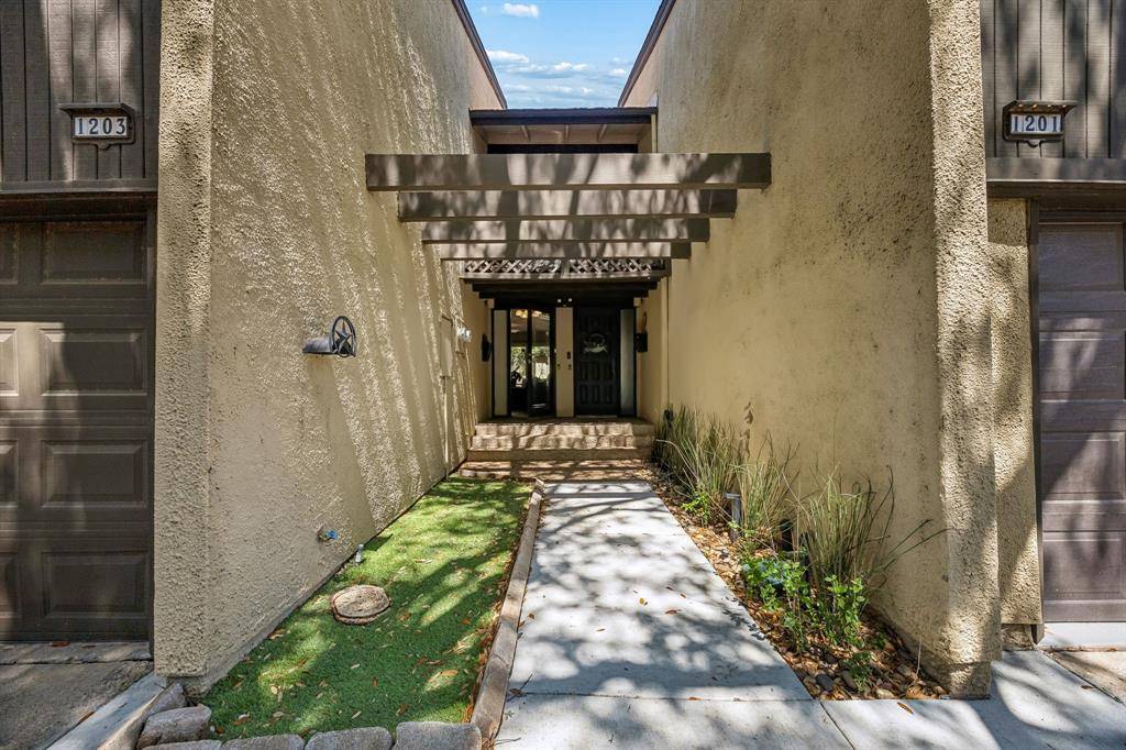 1203 Portales Lane #1203, Irving, TX 75061