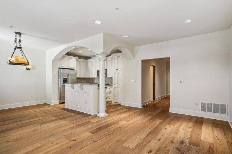 2510 N Henderson #24, Dallas, TX 75206