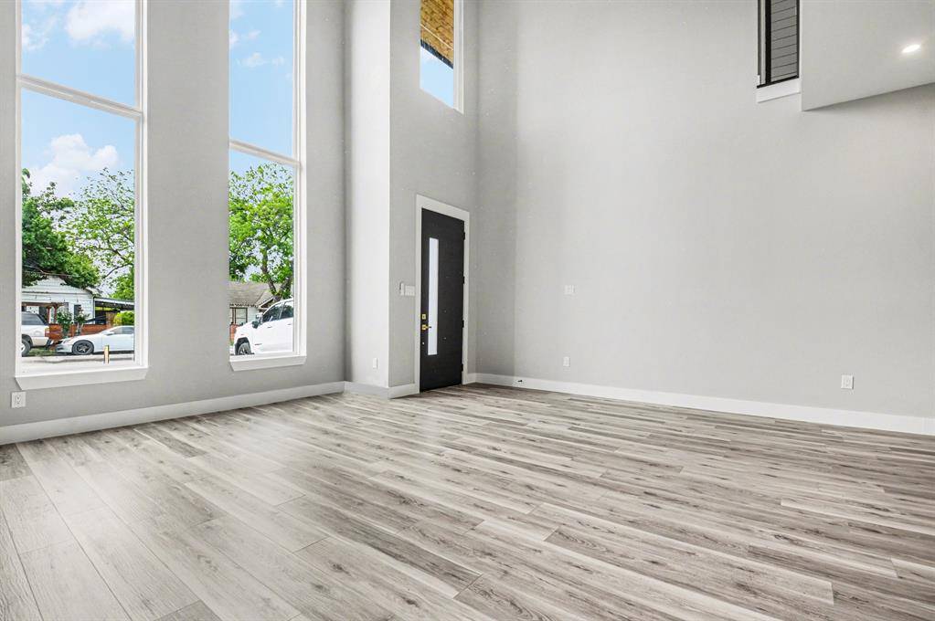 1442 Stella Avenue, Dallas, TX 75216