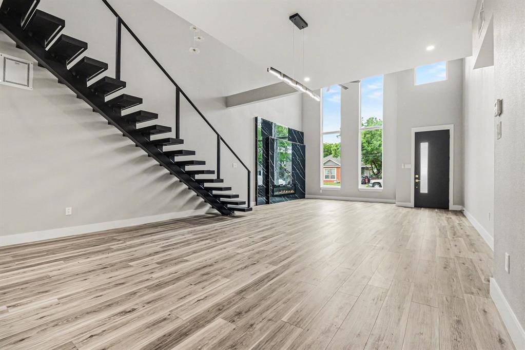 1442 Stella Avenue, Dallas, TX 75216