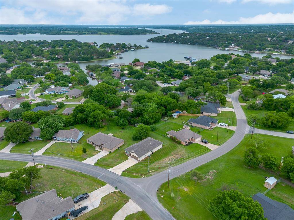 1311 E Apache Trail, Granbury, TX 76048