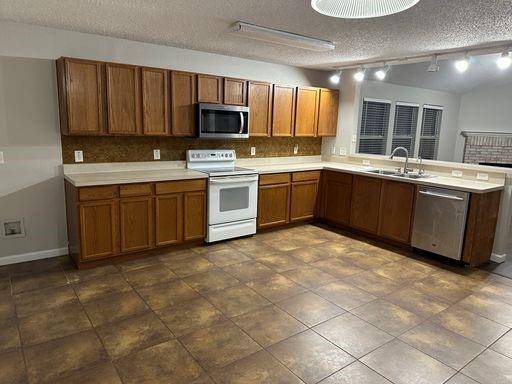 9328 Goldenview Drive, Fort Worth, TX 76244