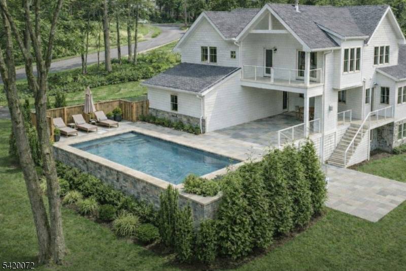 468 Lydecker St, Englewood City, NJ 07631