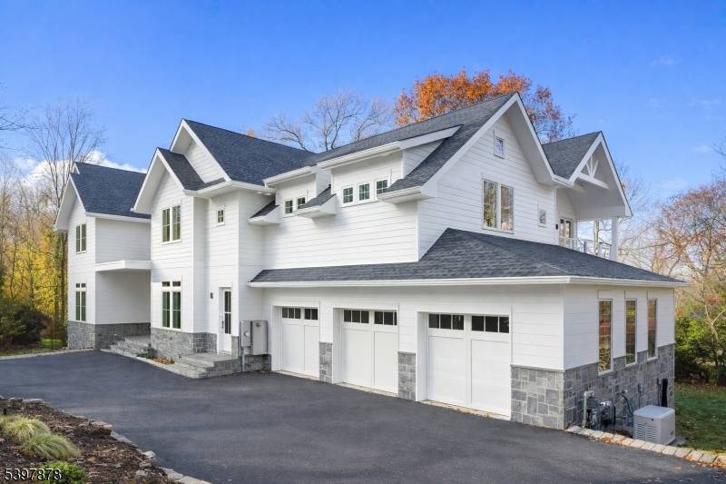 468 Lydecker St, Englewood City, NJ 07631