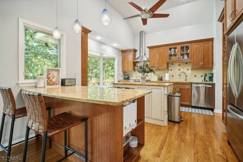 195 Chaucer Dr, Berkeley Heights Twp., NJ 07922