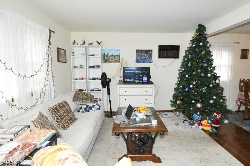 300 Kennedy Dr, Linden City, NJ 07036