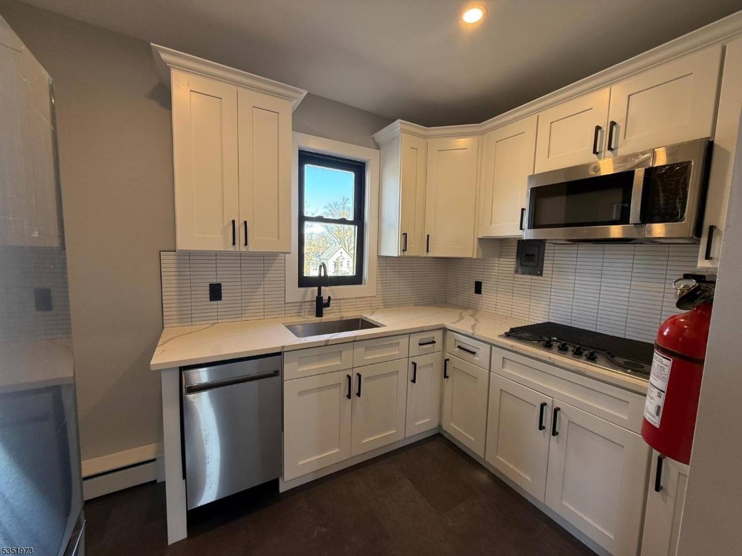 19 Abbotsford Ave, Apt 3, Newark City, NJ 07106