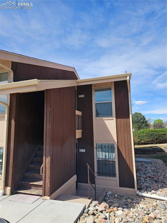 4205 N Carefree CIR #B, Colorado Springs, CO 80917