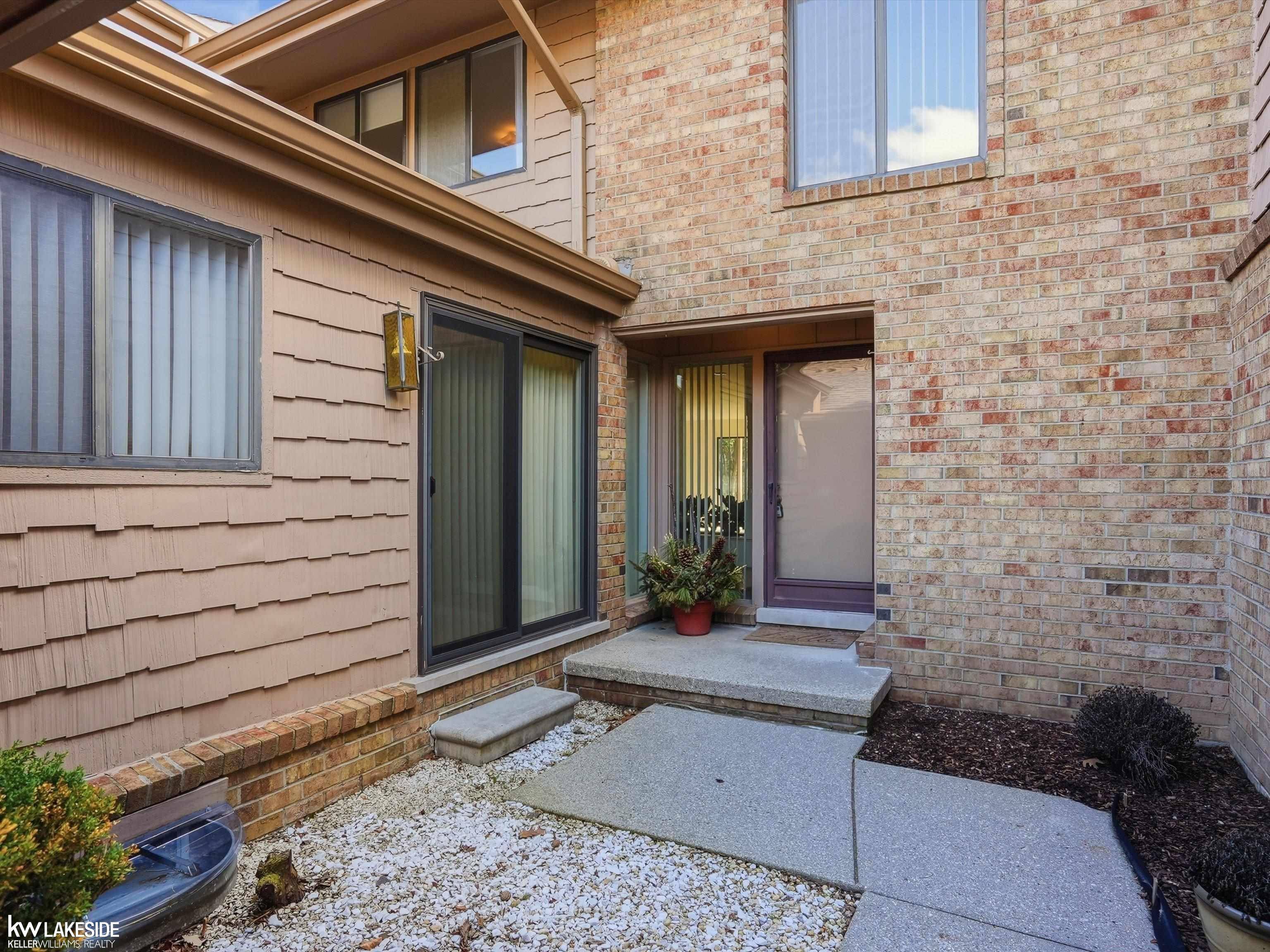 7134 BRIDGE WAY, West Bloomfield Twp, MI 48322