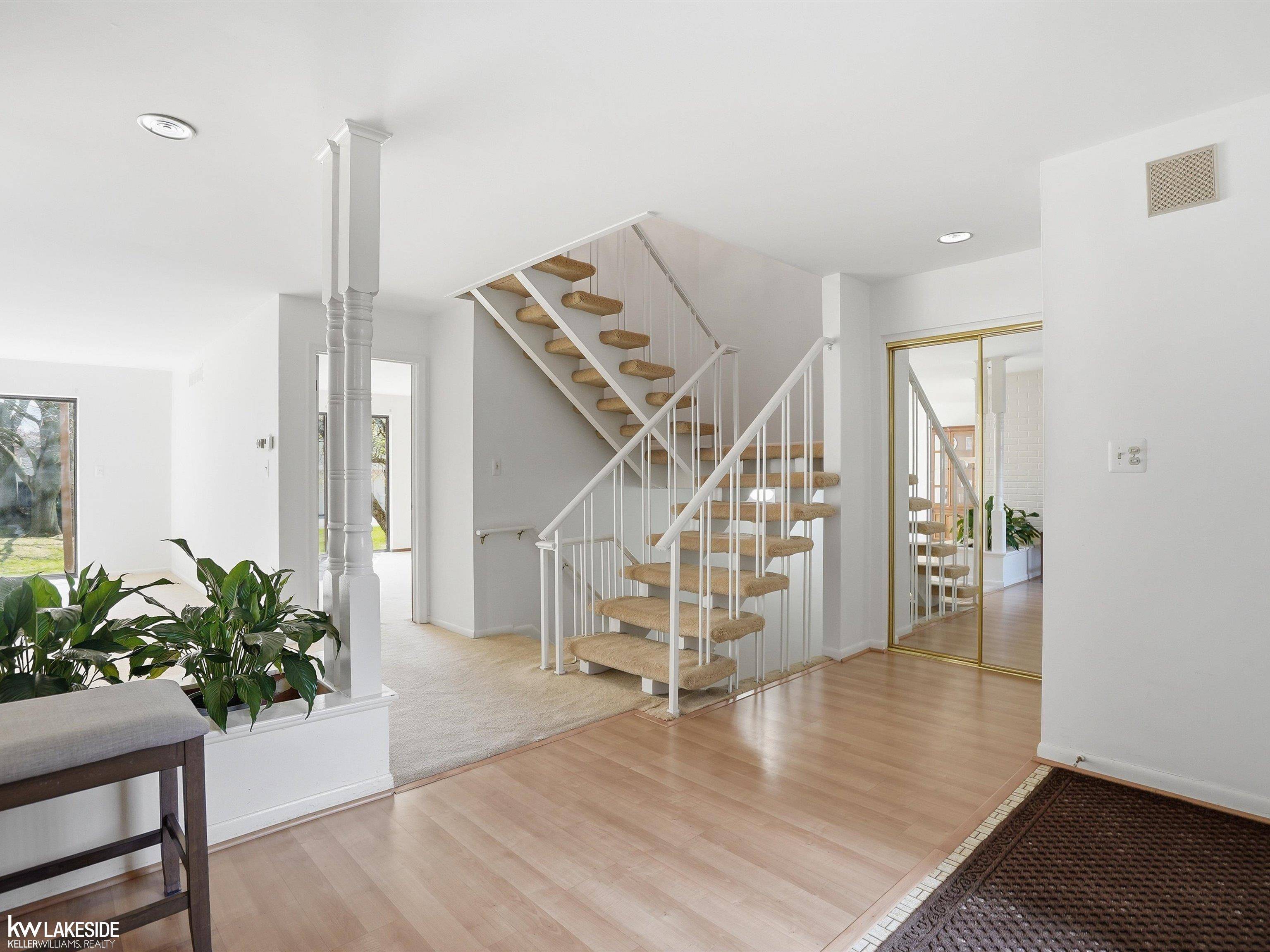 7134 BRIDGE WAY, West Bloomfield Twp, MI 48322