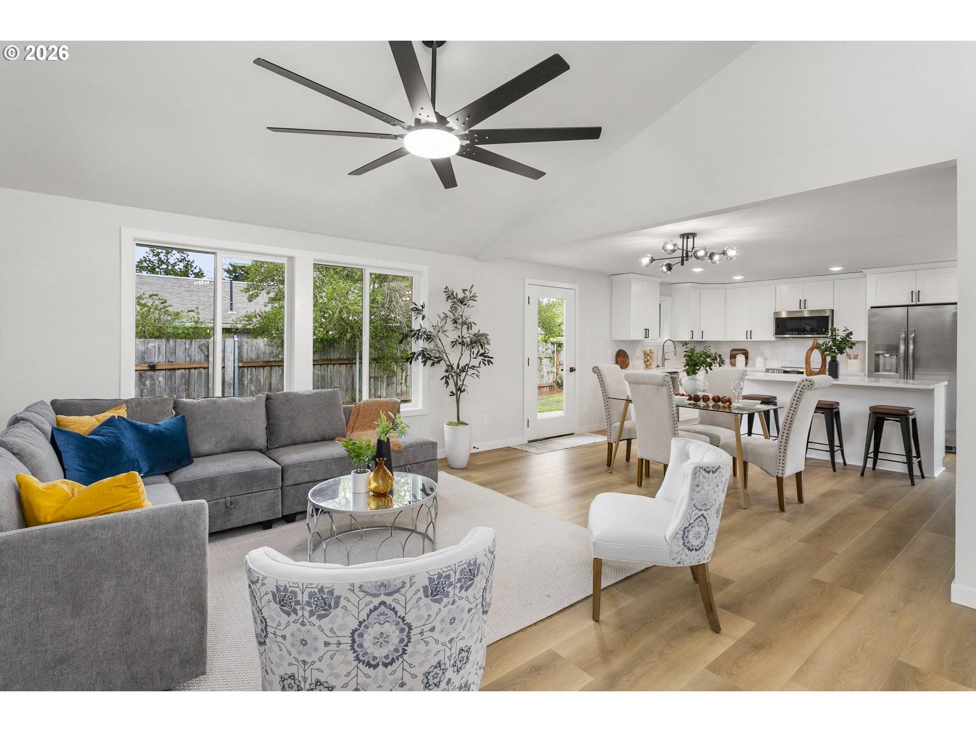 174 SW 10TH AVE, Canby, OR 97013