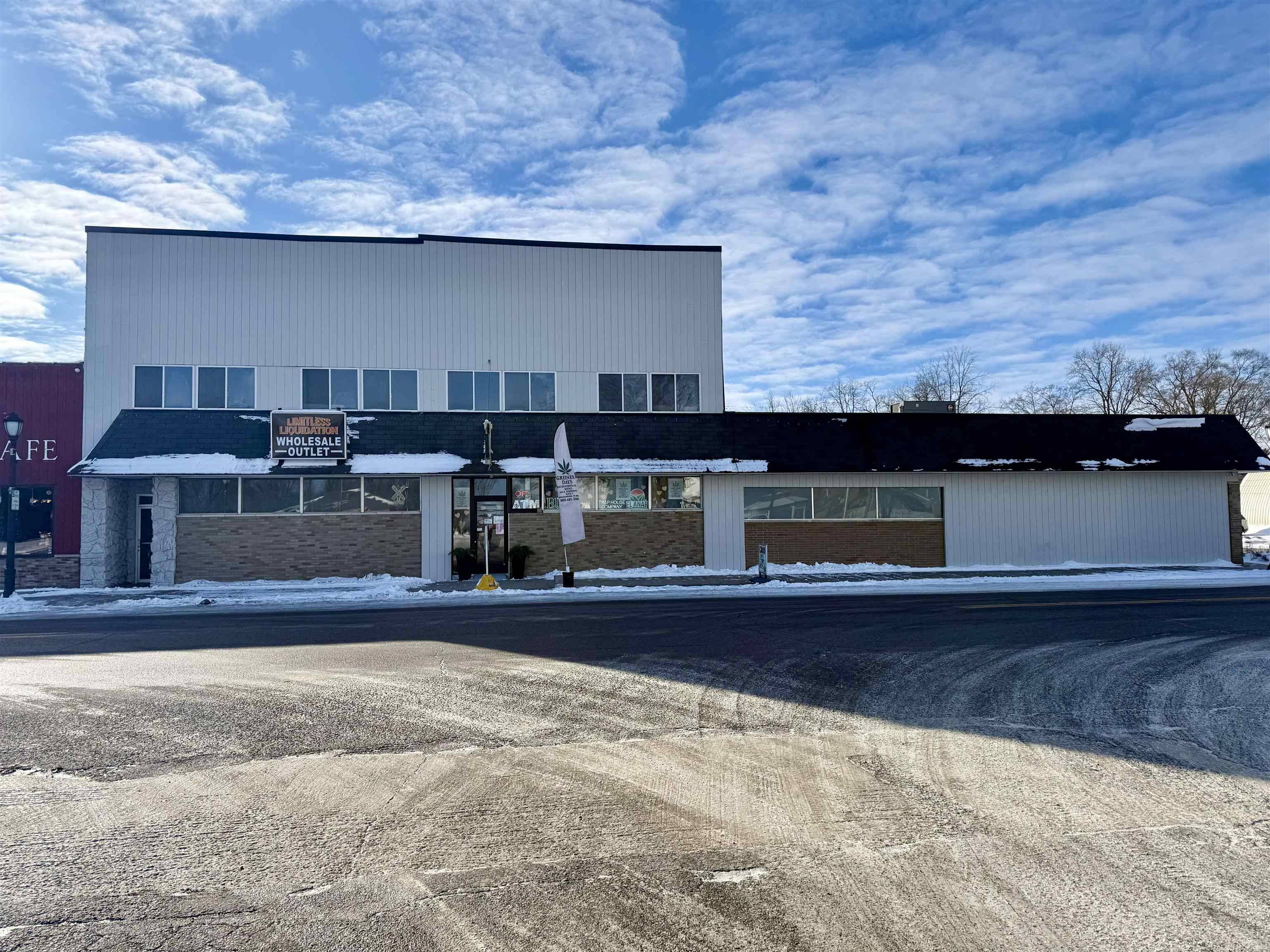 204 E Saginaw ST, Breckenridge, MI 48615