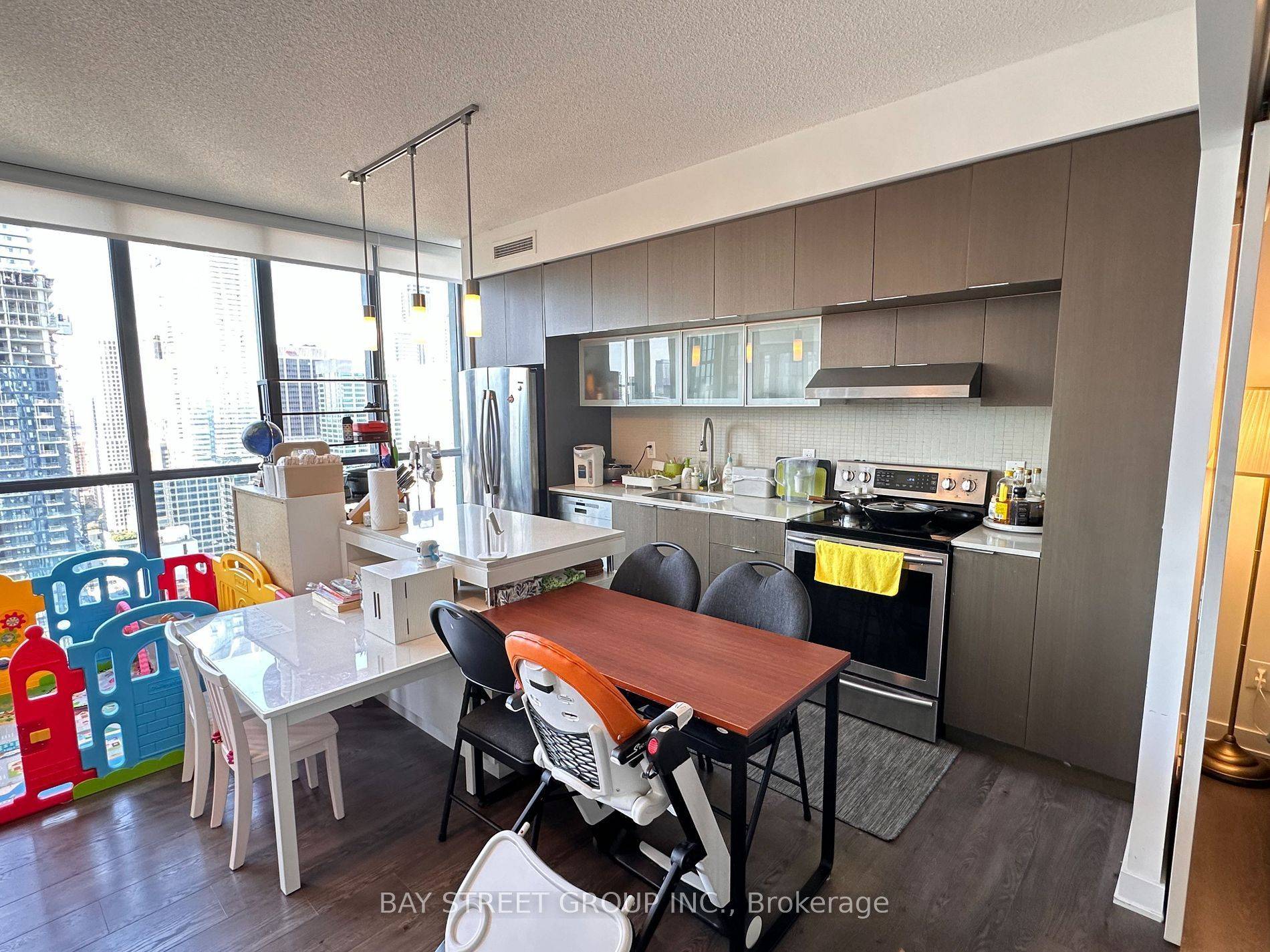 110 Charles ST E #3704, Toronto C08, ON M4Y 1T5