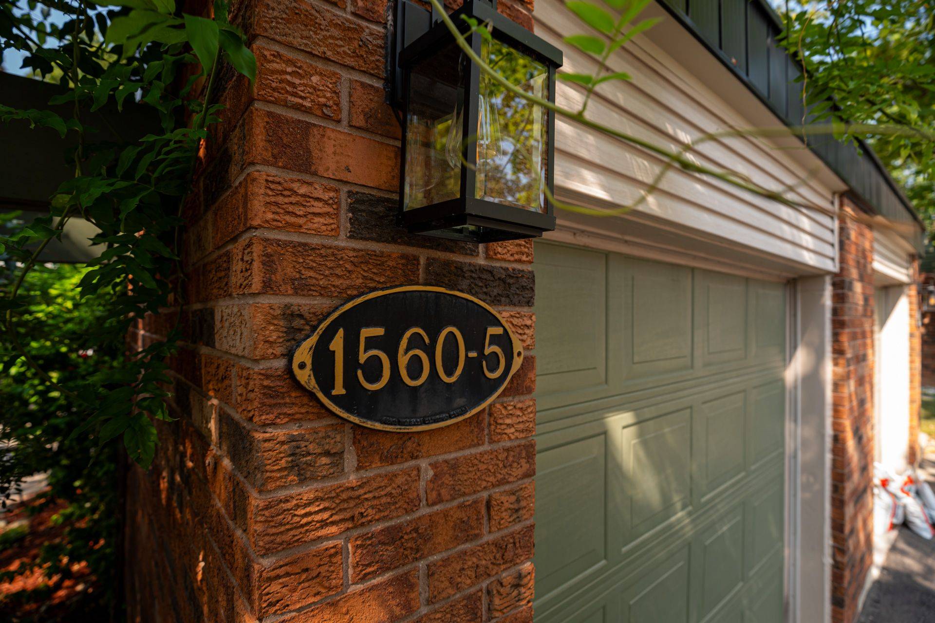 1560 KERNS RD #5, Burlington, ON L7P 3A7